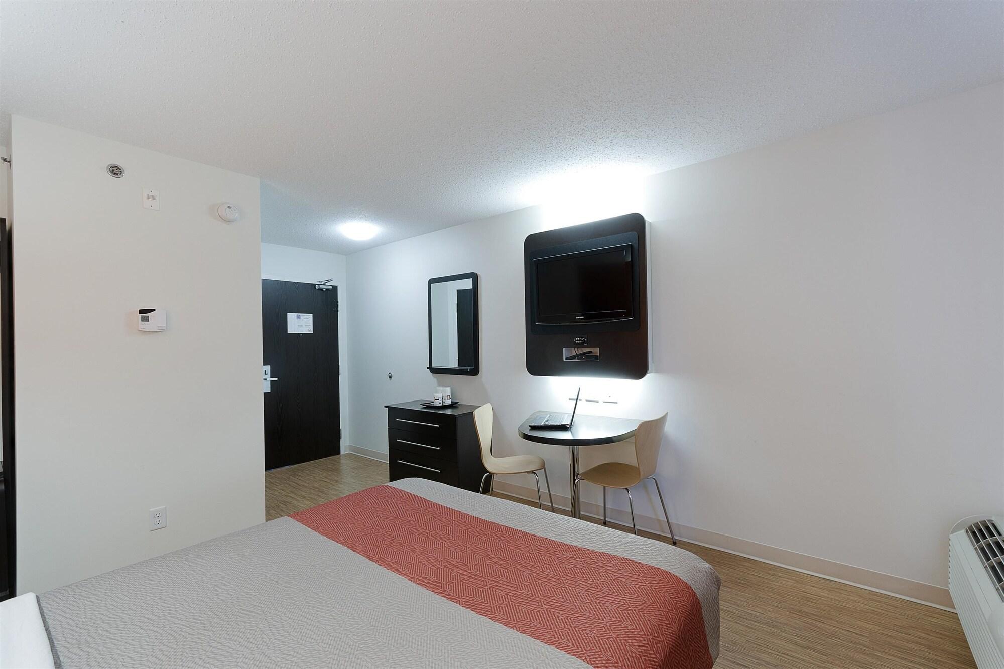 6-brandon, Mb Hotel