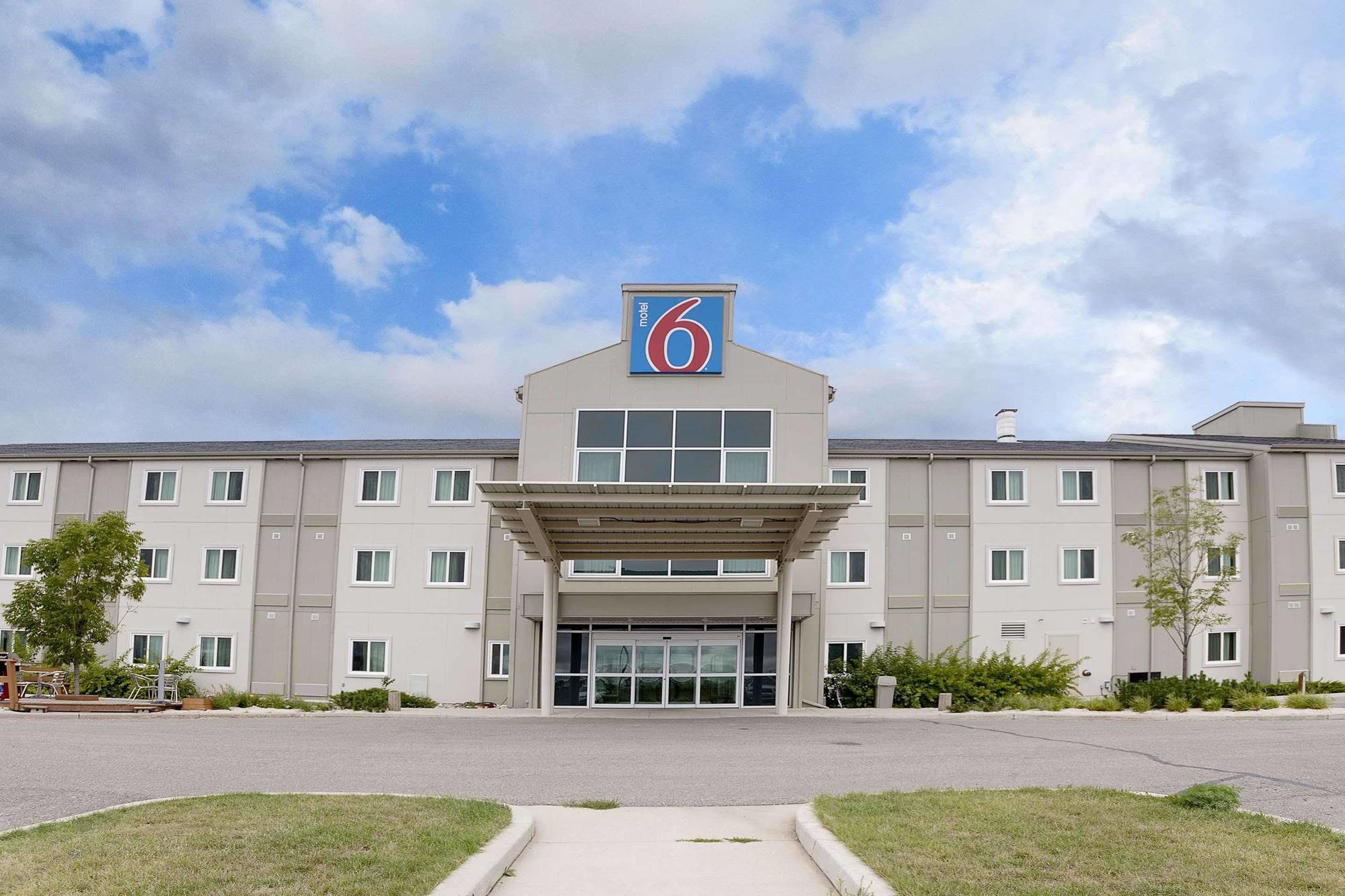 Hotel 6-brandon, Mb Brandon
